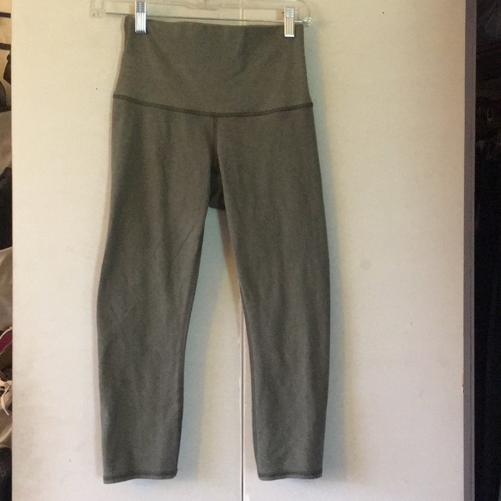 Lululemon high waisted crop legging
